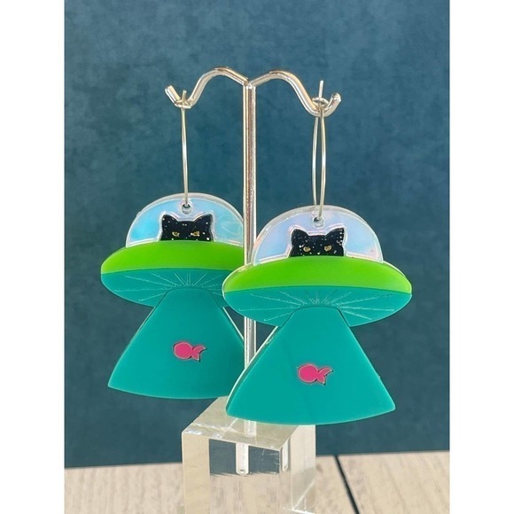 Alien Kitty Acrylic Earrings - Picture 1 of 3
